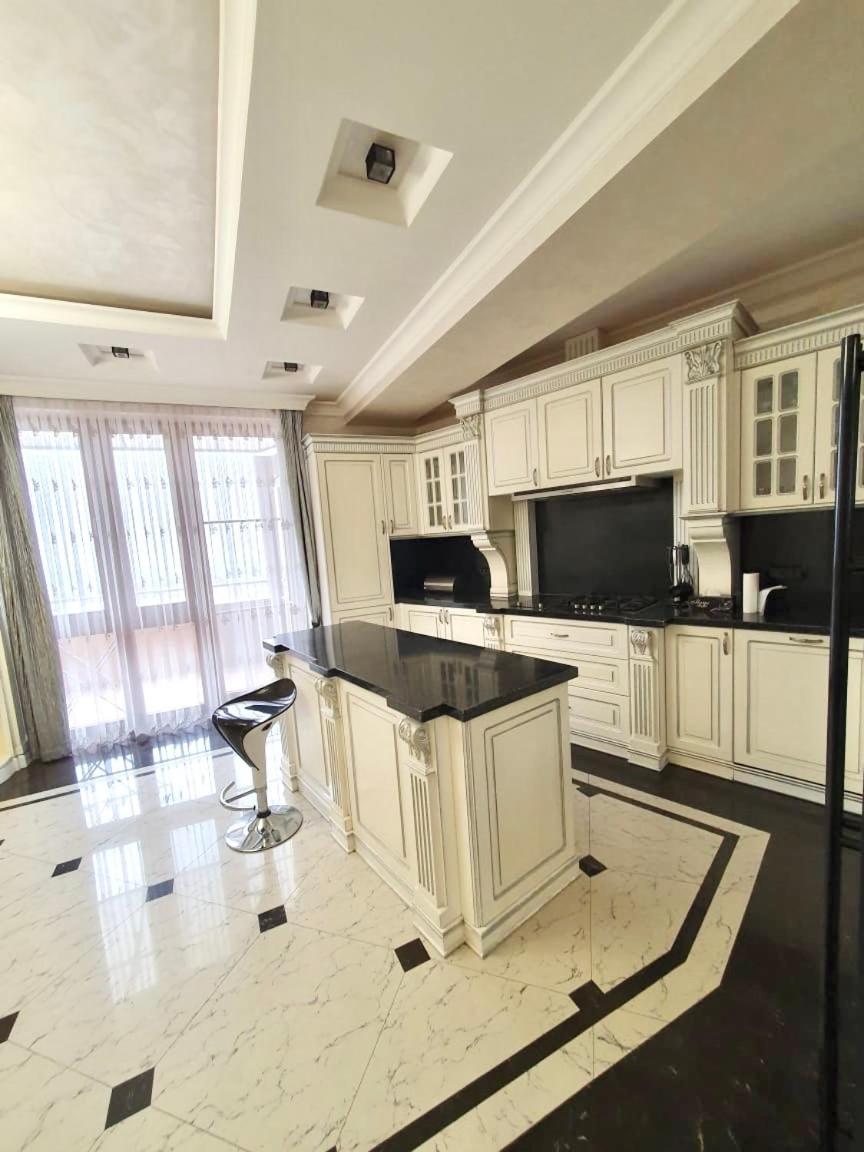 Роскошная Двухуровневая Квартира Luxurious Duplex Apartment Єреван Екстер'єр фото